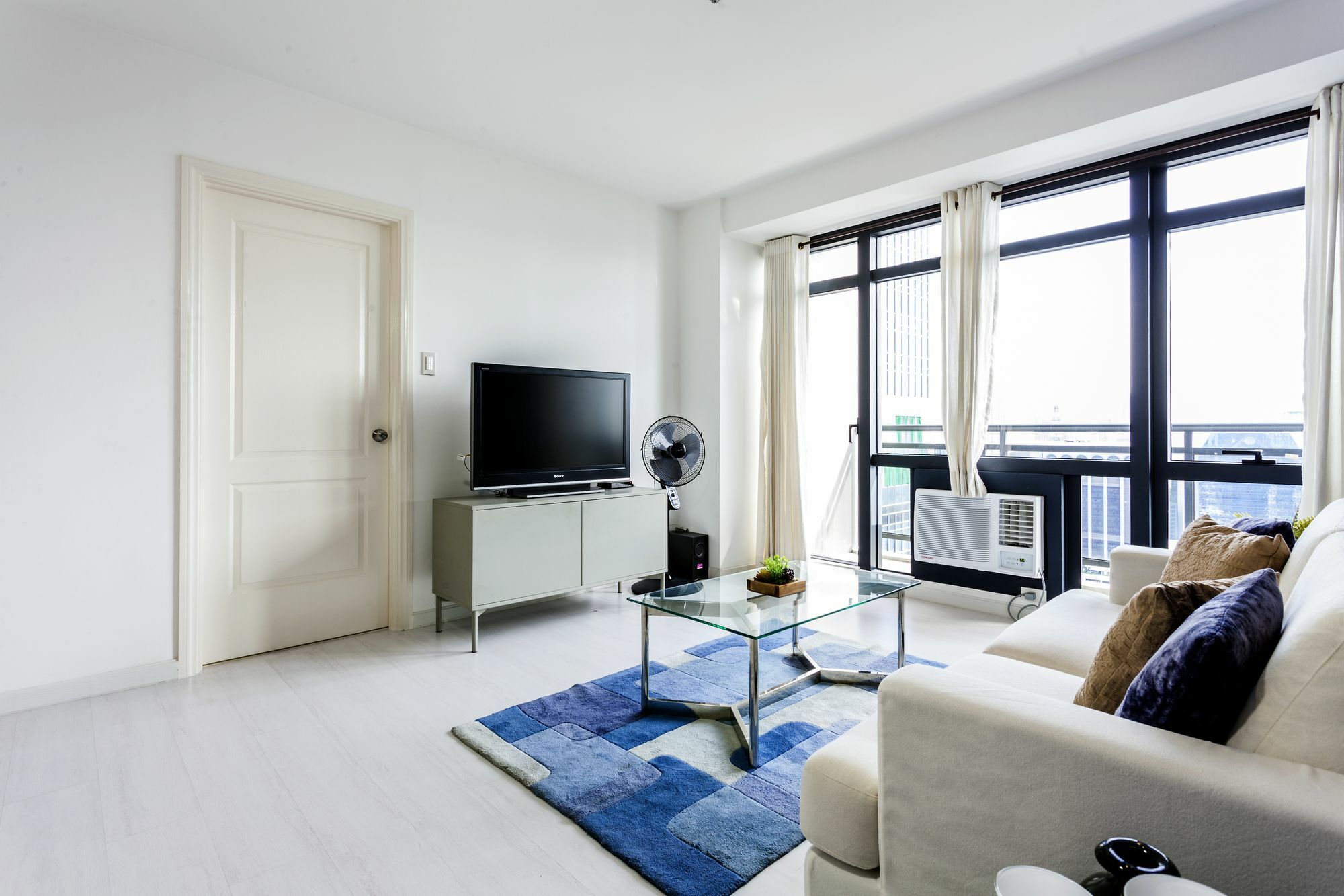 The Gramercy Residences By Stayhome Asia Makati City Exteriör bild